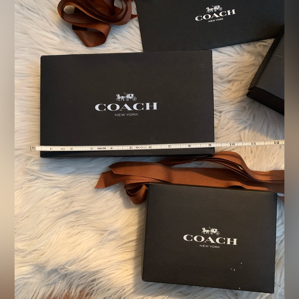 Coach Black Box Set with Brown Ribbon - Picture 6 of 8